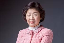 Khối tài sản đồ sộ của nữ tỷ phú "biến rác thành vàng" 