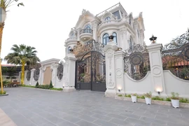 Cận cảnh biệt thự tân cổ điển 600m2 tại Phú Thọ