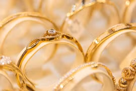 Giá vàng hôm nay 17/8: Sụt giảm?