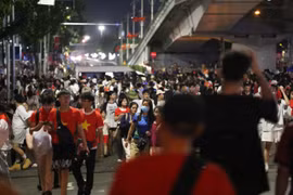 Khu vực Kim Mã-Liễu Giai chật kín người xem tổng duyệt diễu binh từ 4h sáng 