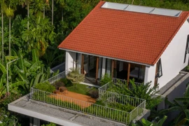 Ngôi nhà tái hiện ký ức bằng bê tông, gỗ và ánh sáng