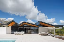 Độc đáo biệt thự 3 tầng với lối vào từ tầng trên