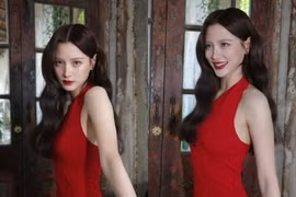 “Nữ thần Thái Lan” Baifern Pimchanok khoe gương mặt không góc chết