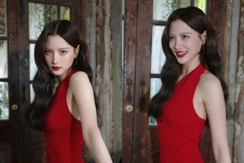 “Nữ thần Thái Lan” Baifern Pimchanok khoe gương mặt không góc chết