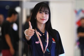 Châu Tuyết Vân chiếm spotlight trên khán đài SEA Games 33