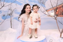 Hot girl Sam khoe nhan sắc “mẹ bỉm” gây chú ý