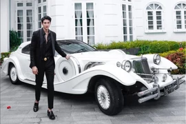 'Nhà sư đẹp trai nhất Myanmar' sau khi cưới vợ ra sao?