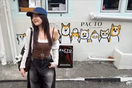 "Nữ thần Liên Quân" Phương Thảo khoe nhan sắc đời thường tại Singapore