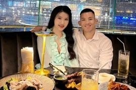 Vợ 'Quỷ lùn' Đào Hồng Sơn sở hữu vẻ ngoài vô cùng nóng bỏng