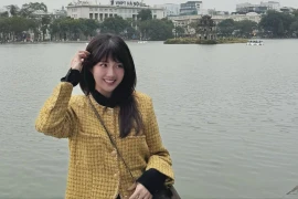 Kiều Trinh Xíu khoe ảnh ra Hà Nội đón mùa đông, nhan sắc ngọt ngào tựa búp bê