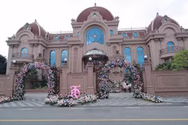 Cận cảnh dinh thự bề thế tại Phan Thiết đang gây sốt 