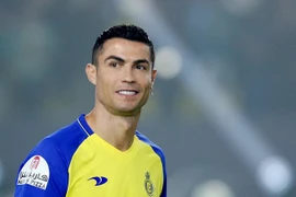 Trở thành tỷ phú bóng đá đầu tiên, Ronaldo giàu cỡ nào?