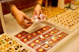 Giá vàng hôm nay 26/05: Vàng nhẫn, vàng miếng tăng cao?