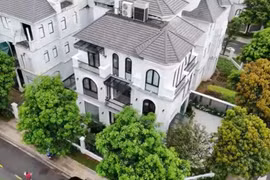 Biệt thự trăm tỷ xa hoa như resort giữa trung tâm Hà Nội 