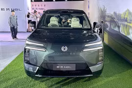  BYD Denza N8L từ 1,22 tỷ đồng, chạy 430km không "uống" 1 giọt xăng