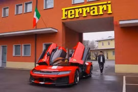 Tận thấy siêu xe Ferrari F80 gần 110 tỷ đồng của "tay chơi" Lâm Chí Dĩnh