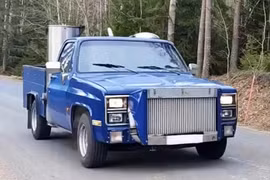 Bán tải Chevrolet V8 chạy bằng củi, đi được tới hơn 100.000 km