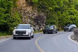 Omoda C5 SHS-H mới ra mắt Việt Nam chạy gần 1.000 km/1 bình xăng