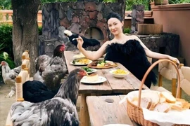 Biệt thự như "sở thú mini" của nữ diễn viên có nhan sắc vạn người mê