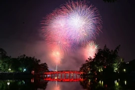 33 địa điểm bắn pháo hoa ở Hà Nội đêm giao thừa Tết Bính Ngọ 2026