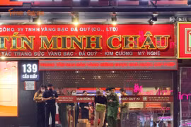 Bảo Tín Minh Châu vướng “tội” gì… công an thu nhiều thùng tài liệu?