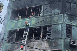 Cháy lớn tại khu nhà trọ sát chợ Đầm - Nha Trang