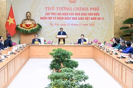 Thủ tướng mong muốn mỗi thầy, cô giáo là tấm gương sáng về rèn đức, luyện tài