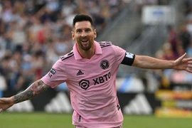 Hé lộ thu nhập khổng lồ của Messi sau hợp đồng mới