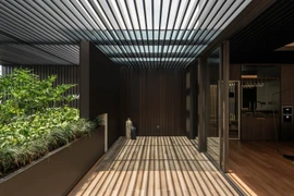 Độc đáo biệt thự chia đôi không gian để tạo khoảng 'thở'