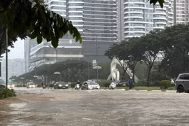 Những khu đô thị ở Hà Nội ngập sâu sau mưa bão