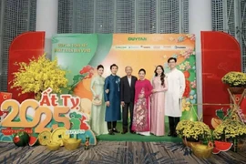 'Nữ giảng viên hot nhất cõi mạng' Midu lần đầu lộ ảnh với gia đình chồng