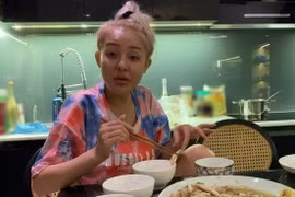 Những lần lộ mặt mộc của Ngân 98 khiến netizen 'hết hồn'