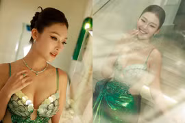 'Boxing girl' Khả Ngân hiếm hoi diện váy cúp ngực hở bạo