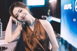 Nhan sắc 'hoa thơm thua thắm liễu hờn kém xanh' của 'nữ thần LMHT' mới