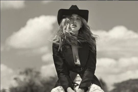 Nhan sắc tựa thiên thần của con gái tỷ phú công nghệ Steve Jobs