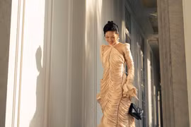 Trâm Anh của 'Tử chiến trên không' diện đồ chuẩn phong cách quý cô nước Pháp