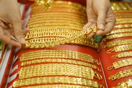 Giá vàng hôm nay 18/6: Tiếp tục giảm sâu?