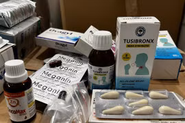 Cận cảnh thực phẩm chức năng giả của vợ chồng dược sĩ Hà Nội 