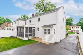 Cận cảnh ngôi nhà rao bán chưa đầy 30.000 đồng nhưng được trả hơn 14 tỷ 