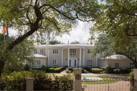 Có gì bên trong khu phố đắt đỏ nhất nước Mỹ? 