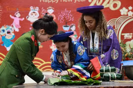 Sinh viên Cuba chung vui Tết Việt tại Học viện Cảnh sát