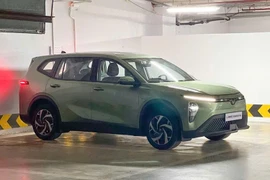 Tận thấy VinFast Limo Green chạy điện "bằng xương bằng thịt"