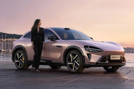 Xiaomi YU7 từ 35.000 USD "cháy hàng", bán 200.000 xe/ 3 phút