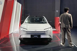 Cận cảnh Toyota bZ5 hơn 477 triệu đồng, dùng pin Blade BYD