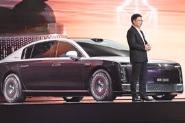 Huawei ra mắt sedan hạng sang Maextro S800 từ 2,47 tỷ đồng