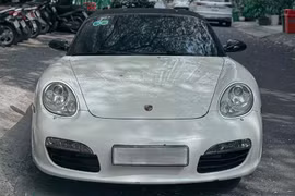 Porsche Boxster 987 "cực hiếm" bản số sàn tái xuất ở TP.HCM 