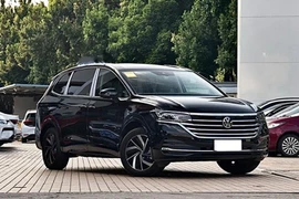 Lý do Volkswagen Viloran tại Việt Nam tăng tới 100 triệu?
