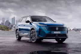 Ra mắt Peugeot 5008 động cơ hybrid, bán từ 952,46 triệu đồng