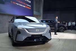 Mazda EZ-60 giá từ 534 triệu đồng "cháy hàng" tại Trung Quốc