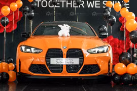 Tận thấy BMW M4 gần 7 tỷ đồng đầu tiên về tay đại gia Việt 